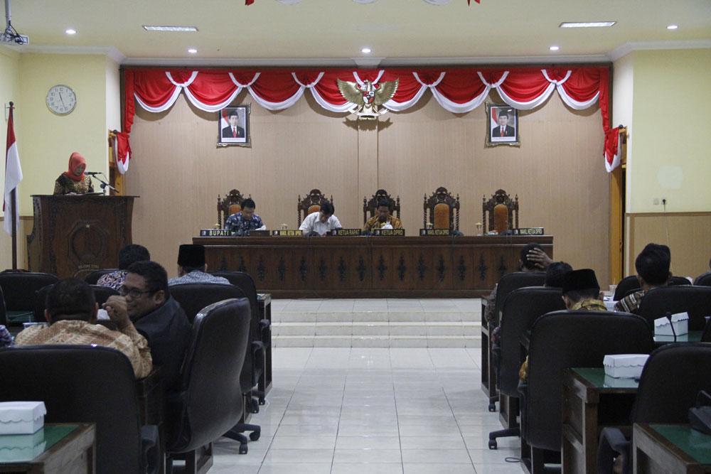 9 Fraksi Dukung Percepatan Raperda OPD