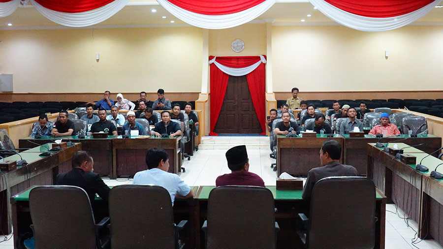 Puluhan PKL Mengadu ke Dewan