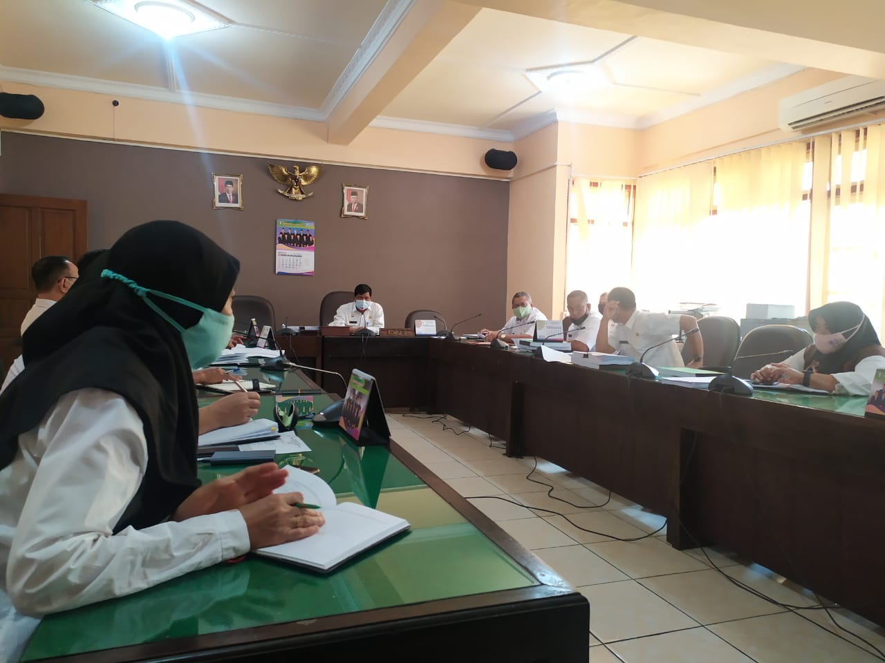 Laksanakan Rapat kerja rutin mingguan dan bulanan Sekretariat DPRD Kabupaten Bojonegoro.