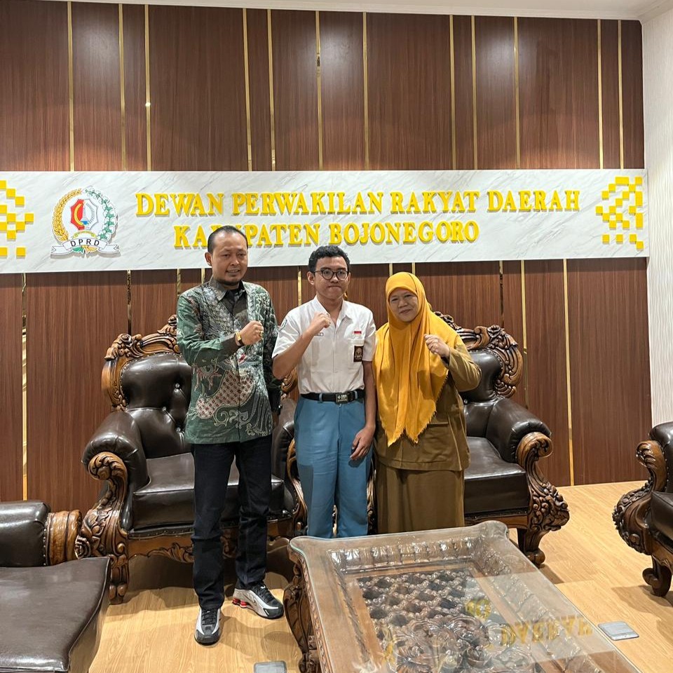 Ketua DPRD Bojonegoro Dukung Natanael Efrata, Siswa Berprestasi Parlemen Remaja 2025