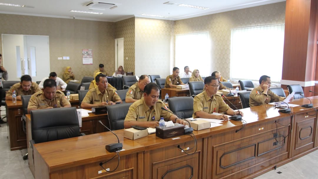 Rapat Pansus Bahas Raperda Dana Abadi Pendidikan Daerah