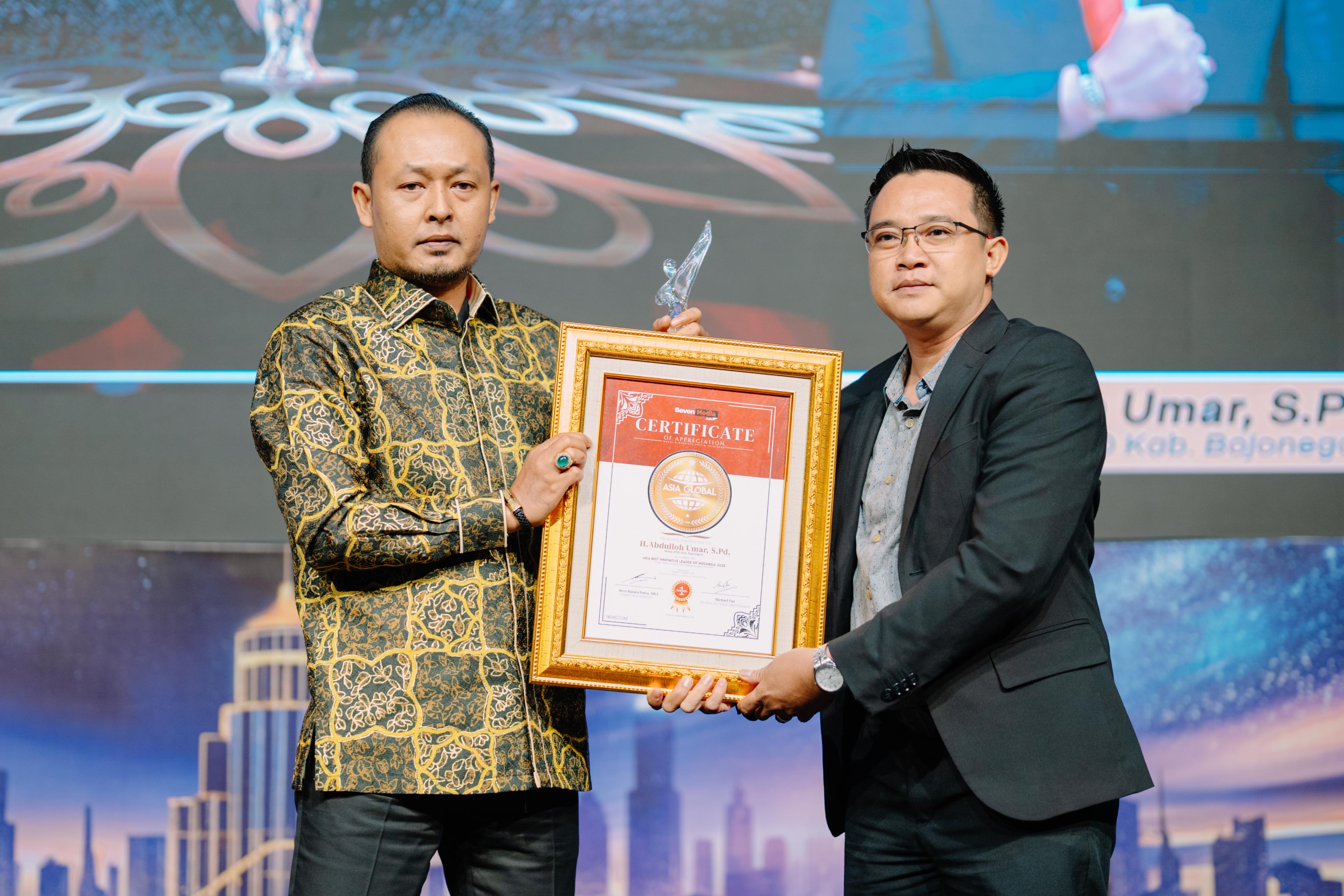 Ketua DPRD Bojonegoro Raih Penghargaan Pemimpin Inovatif Asia Global Awards 2025
