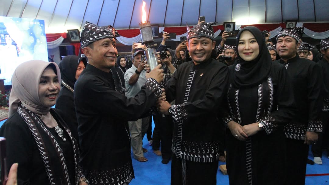 Prosesi Pengambilan dan Penyemayaman Api Abadi Meriahkan Hari Jadi Bojonegoro ke-348