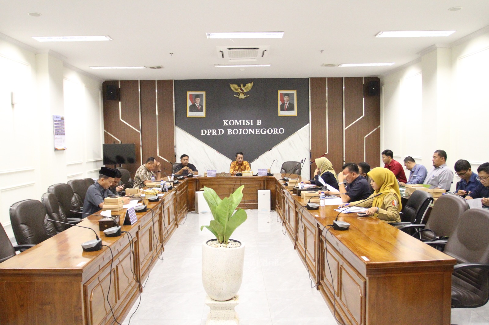 Komisi B Bahas Rencana Program APBD 2026