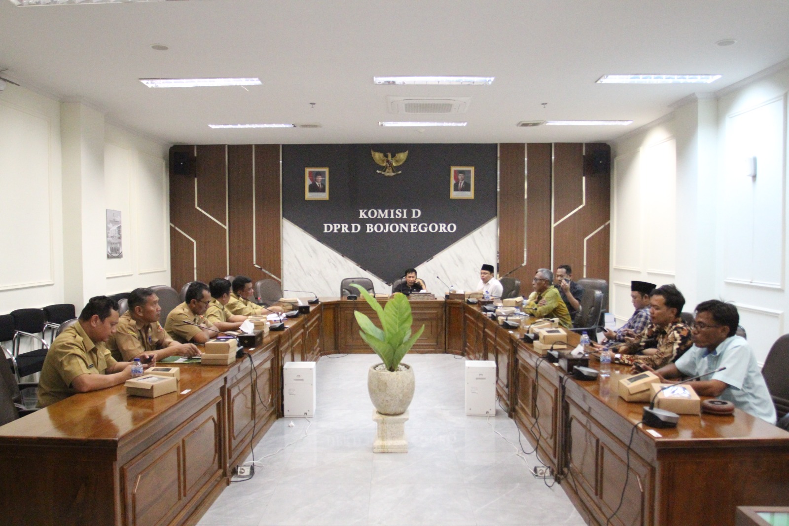 Komisi D Bahas Evaluasi Kegiatan Fisik 2025 dan Rencana Kerja 2026