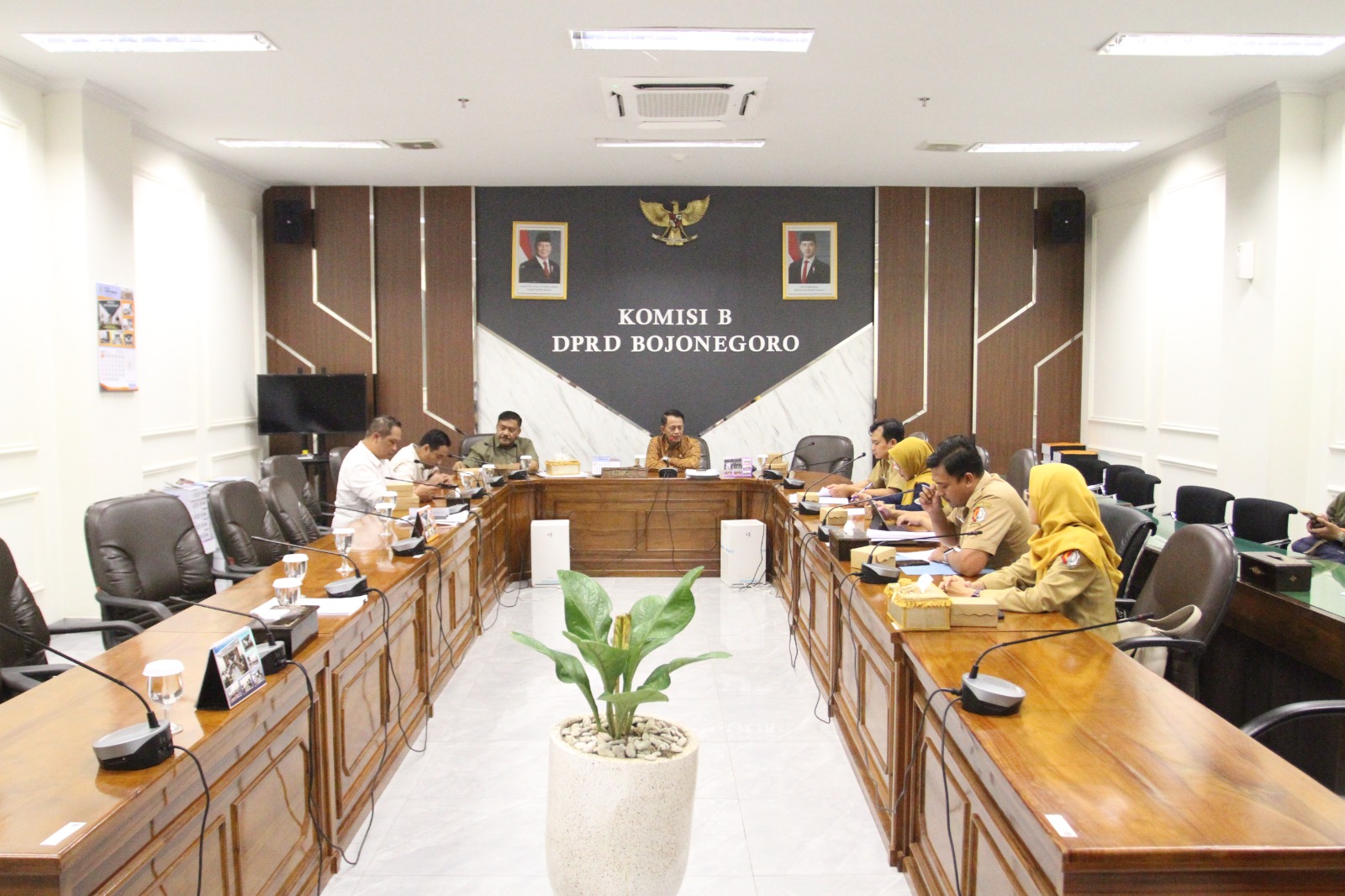 Rapat Kerja Komisi B Bahas Keberlanjutan Program Gayatri