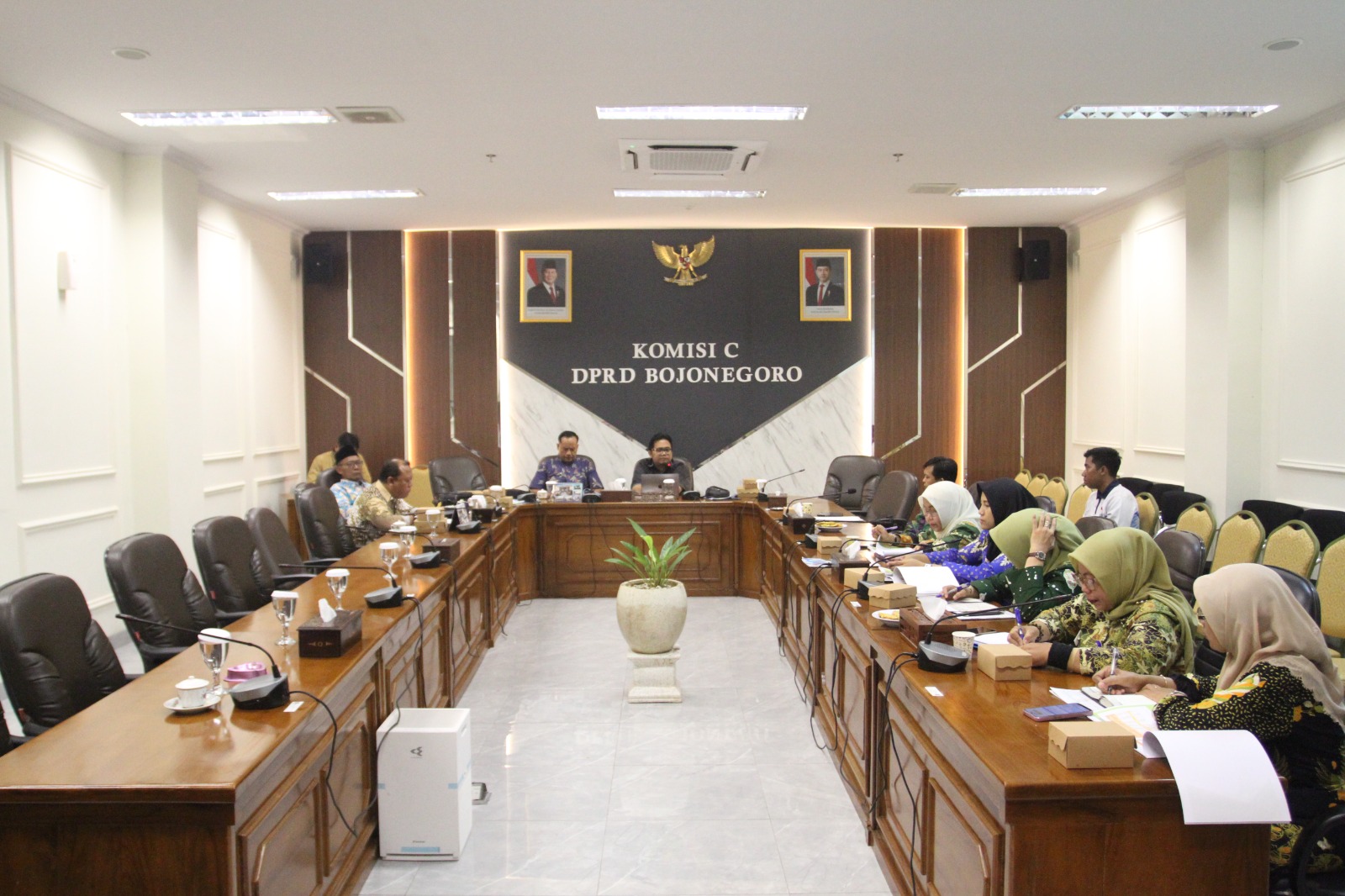 Komisi C Bahas Anomali Data DTSEN dan Evaluasi Pelaksanaan Program Tahun 2026