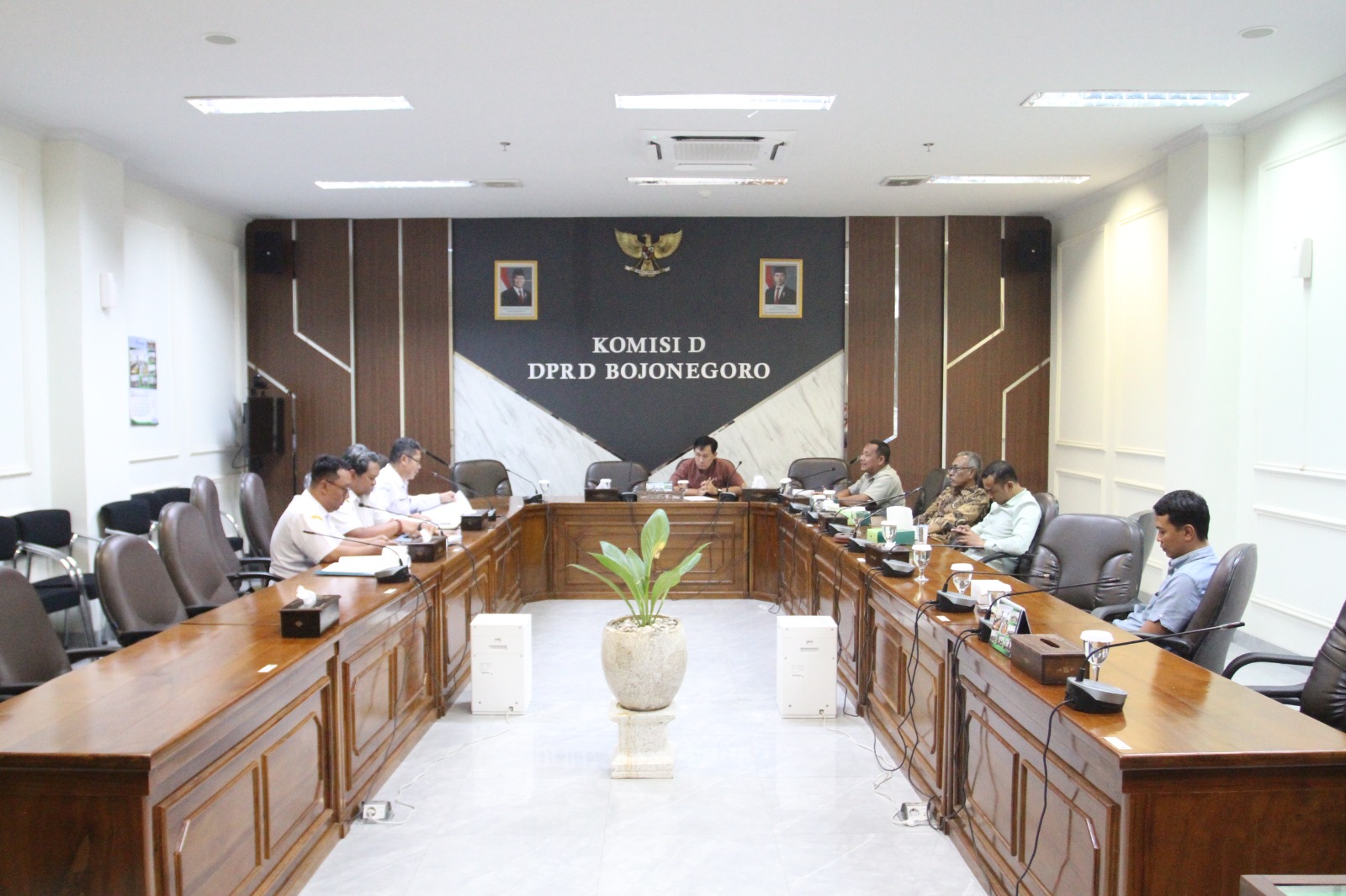 Komisi D Evaluasi Pelaksanaan Program dan Kegiatan Tahun 2026 Dinas PU BMPR