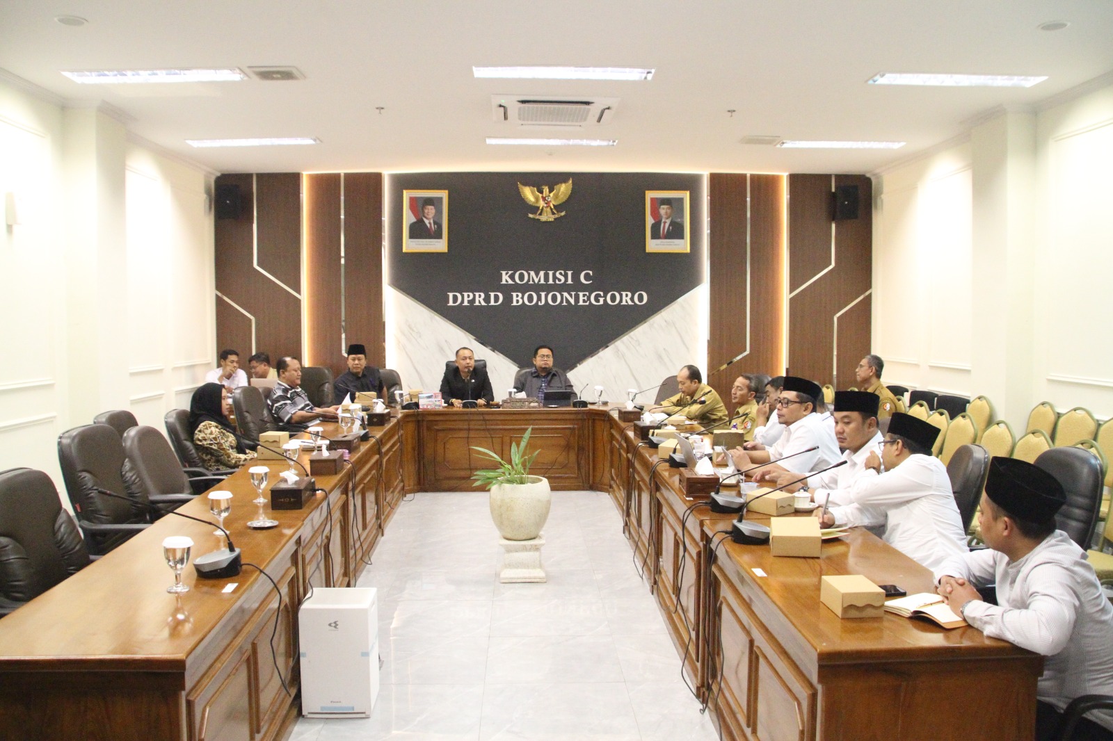 Komisi C Bahas Program Kerja Dewan Pendidikan