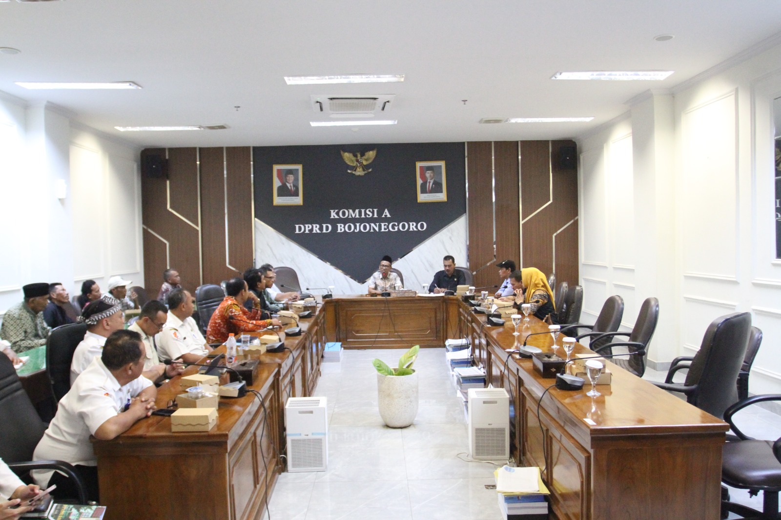 Komisi A Audiensi Pengolahan Lahan Pertanian
