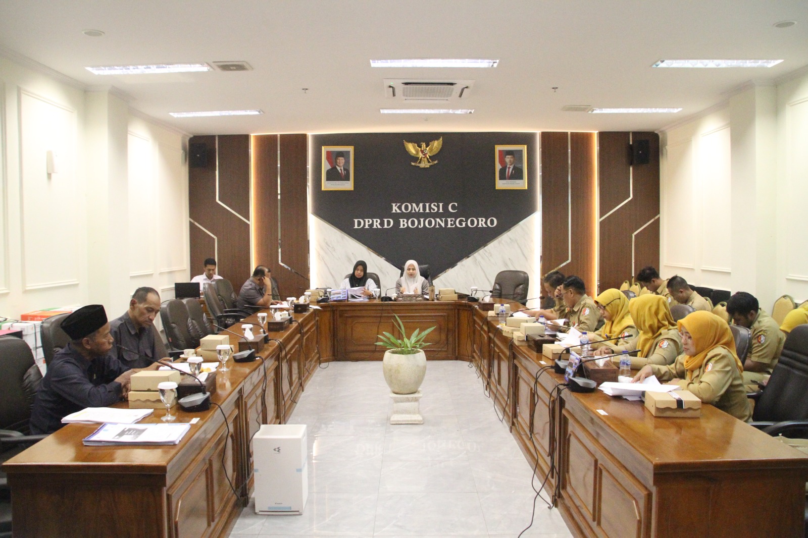 Pansus III Bahas Penyempurnaan Raperda Perlindungan Perempuan dan Anak Korban Kekerasan